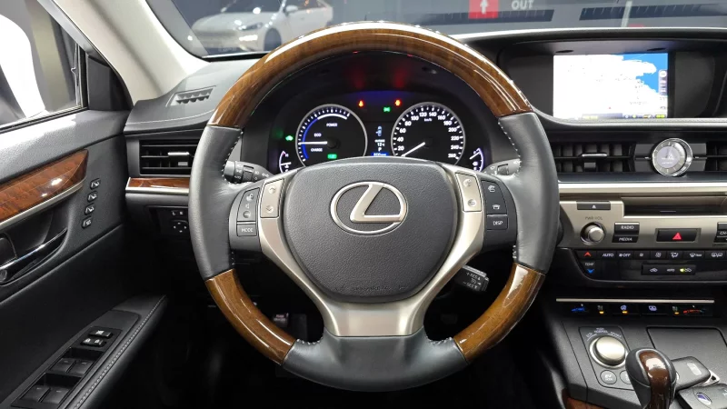 Lexus ES300h