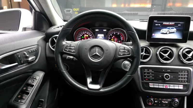 Mercedes-Benz GLA-Class
