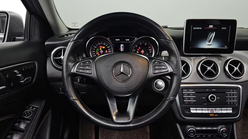 Mercedes-Benz GLA-Class