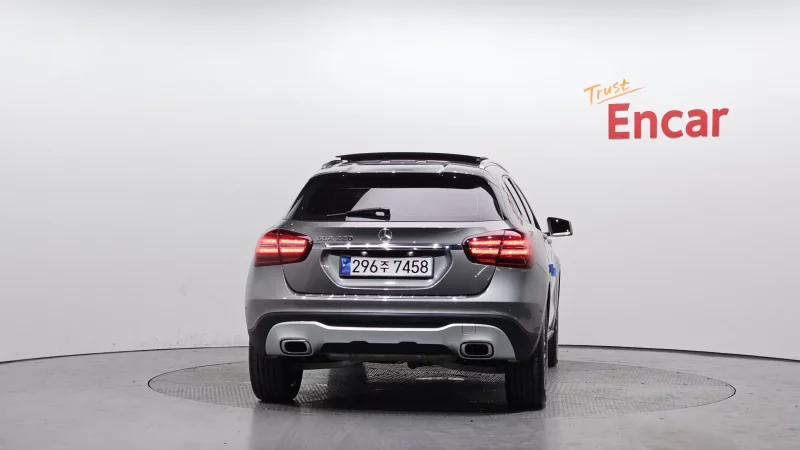 Mercedes-Benz GLA-Class