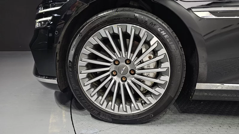 Genesis Electrified G80