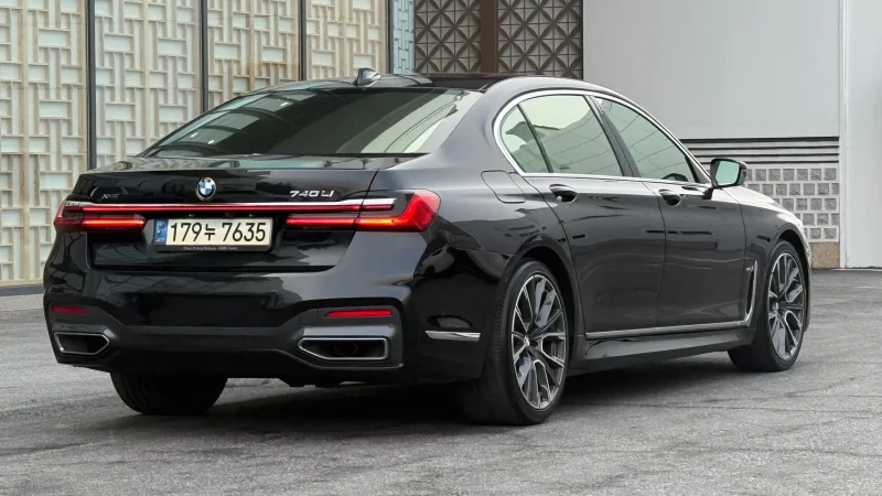 BMW 7-Series