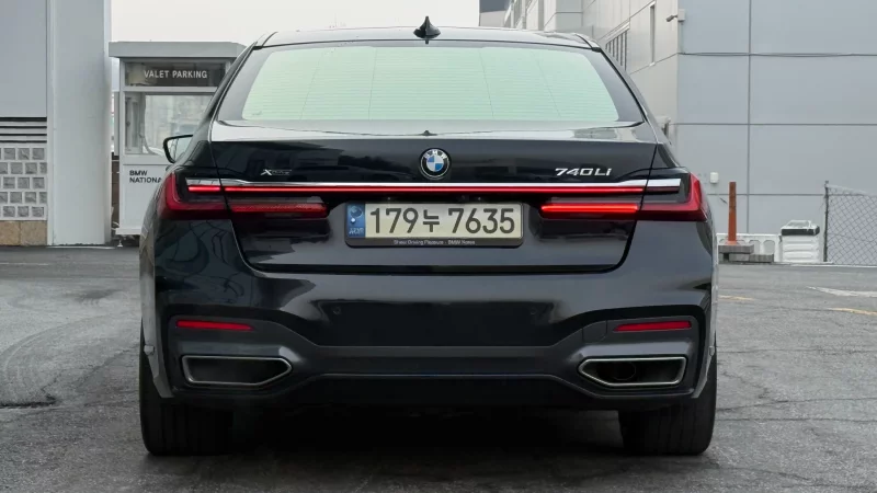 BMW 7-Series