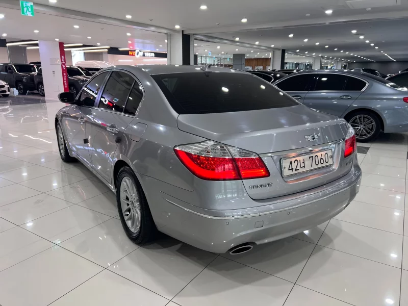 Hyundai Genesis
