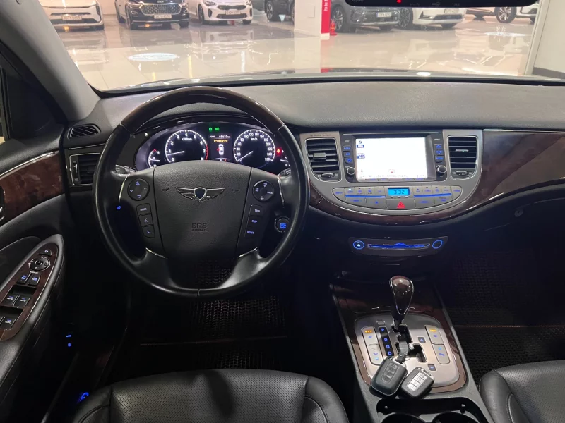 Hyundai Genesis