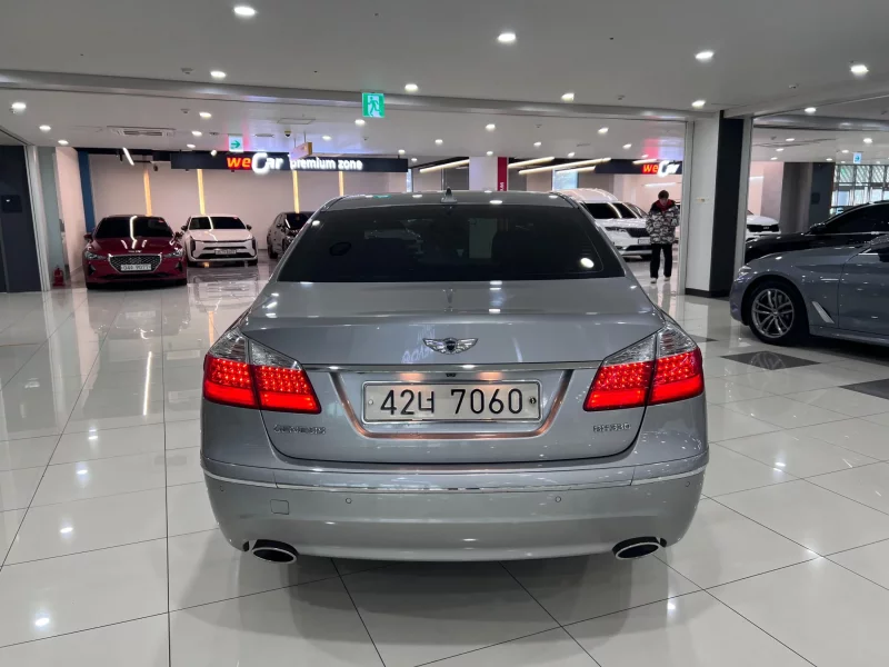 Hyundai Genesis