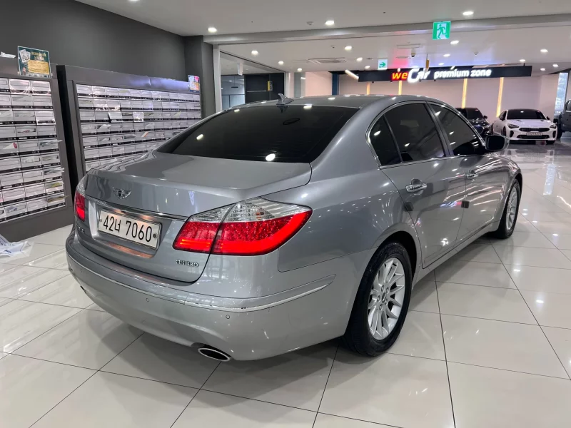 Hyundai Genesis
