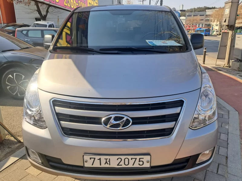 Hyundai Starex