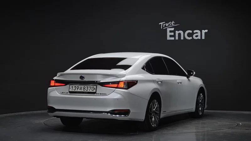 Lexus ES300h