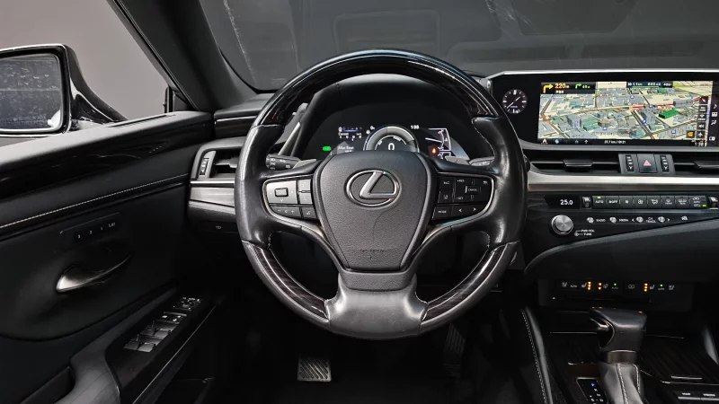 Lexus ES300h