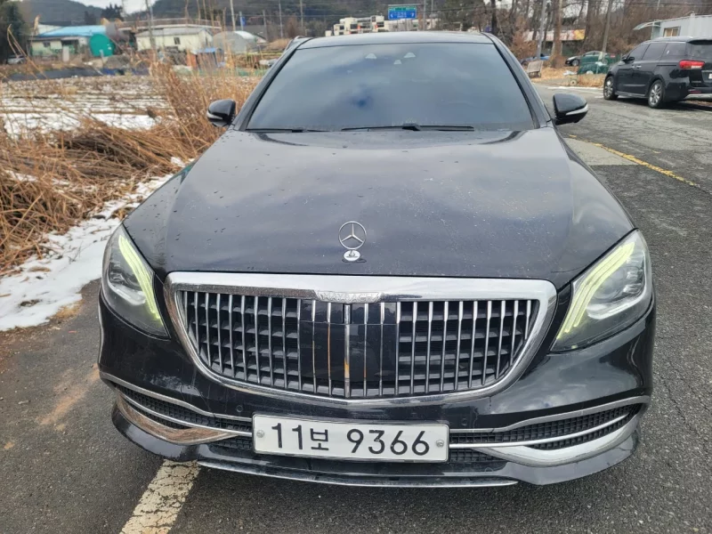 Mercedes-Benz S-Class