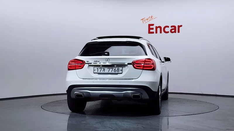 Mercedes-Benz GLA-Class