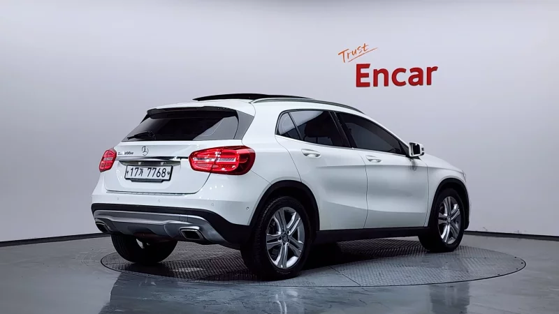 Mercedes-Benz GLA-Class