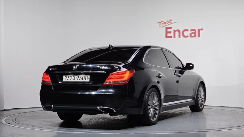 Hyundai Equus