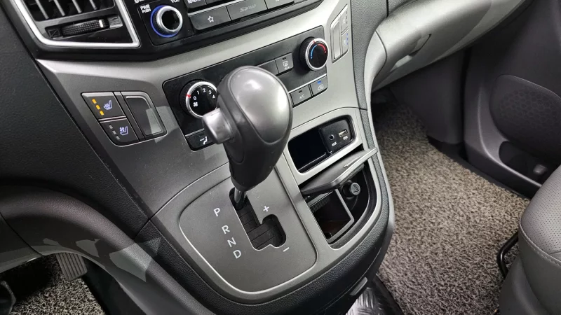 Hyundai Starex