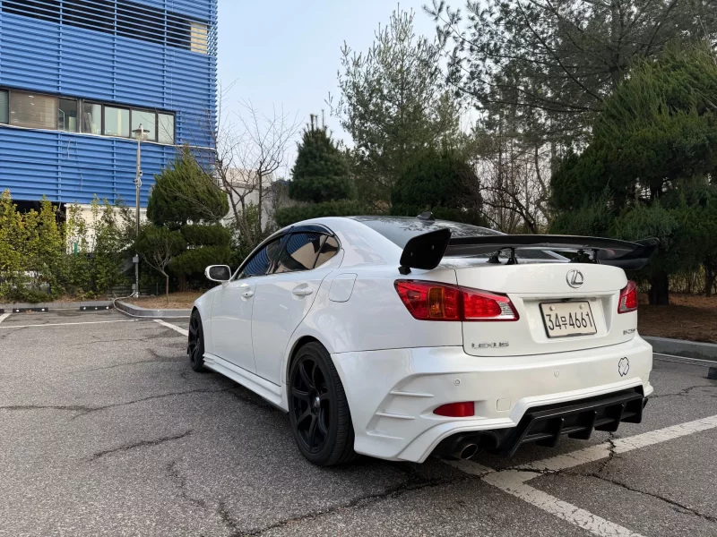 Lexus IS