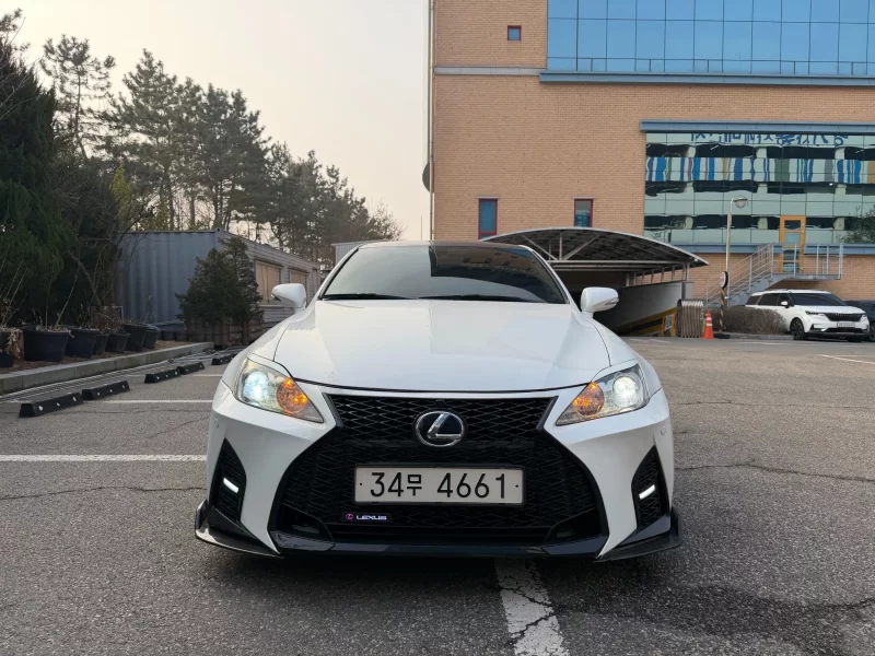 Lexus IS