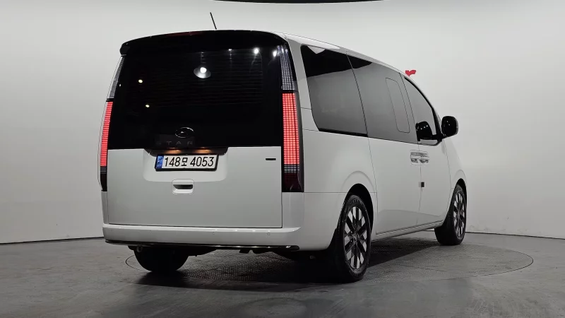 Hyundai Staria