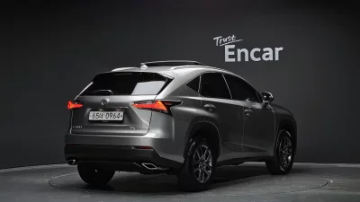 Lexus NX200t
