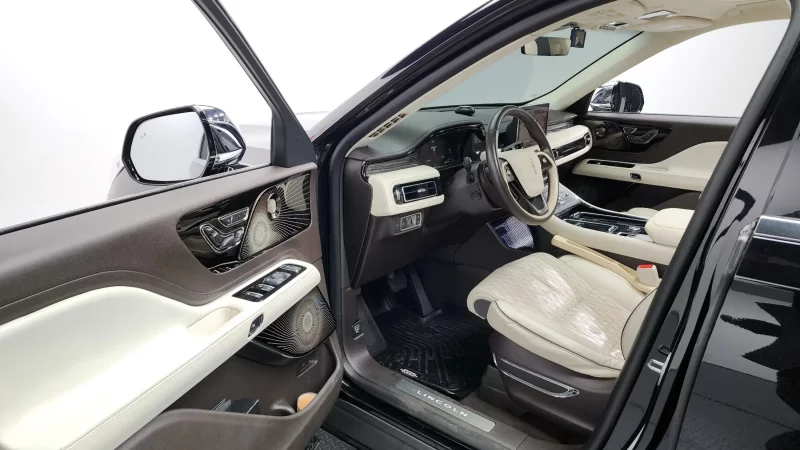 Lincoln AVIATOR
