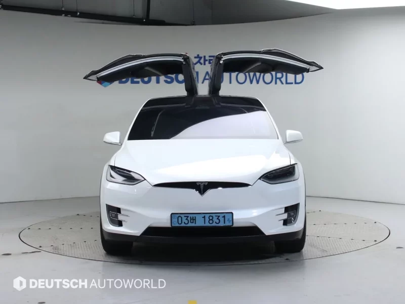 Tesla MODEL X