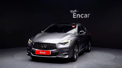 Infiniti Q30