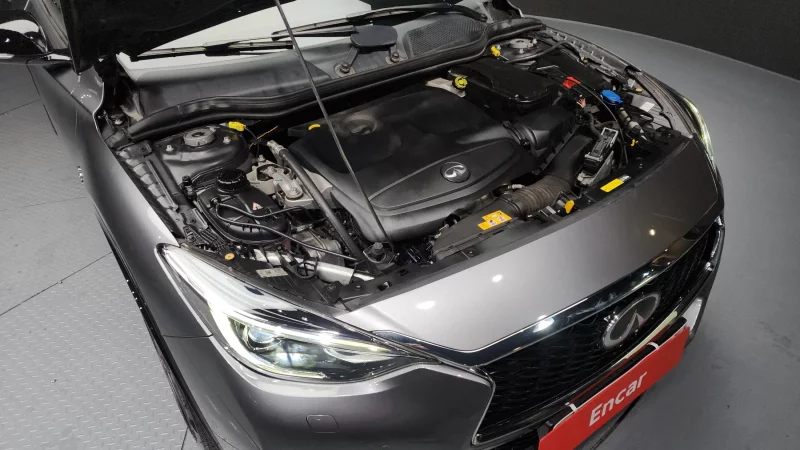 Infiniti Q30