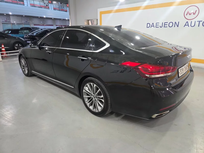 Hyundai Genesis