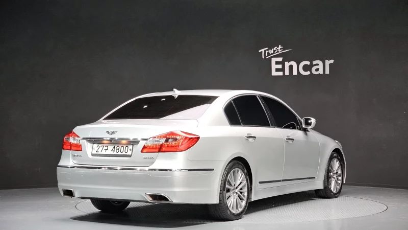 Hyundai Genesis