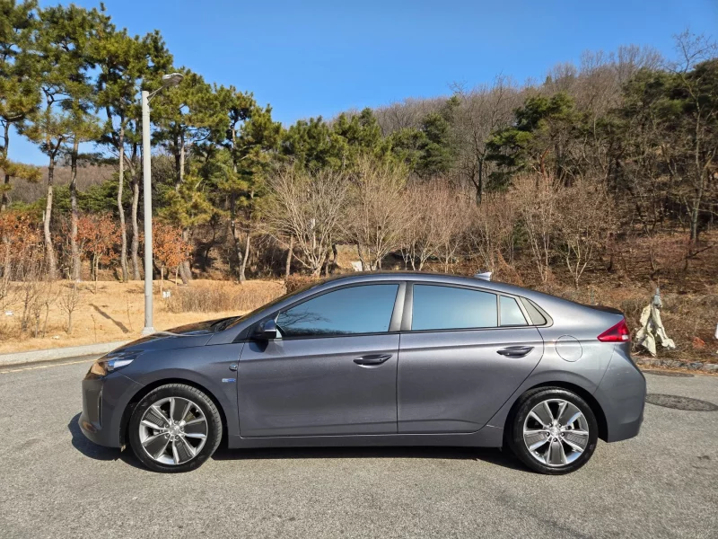 Hyundai Ioniq