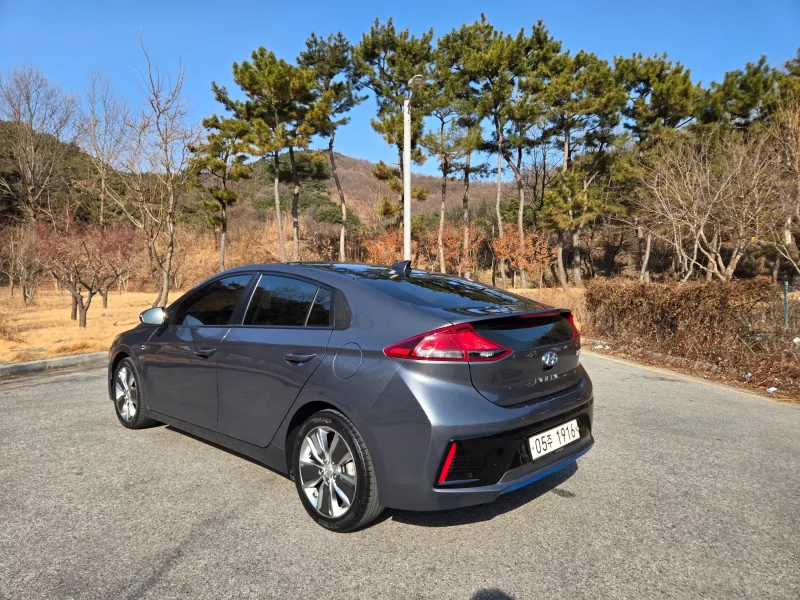 Hyundai Ioniq