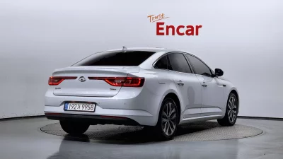 Renault SM6