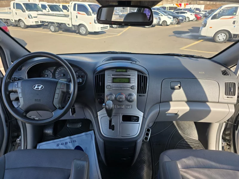 Hyundai Starex