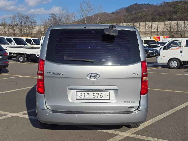 Hyundai Starex