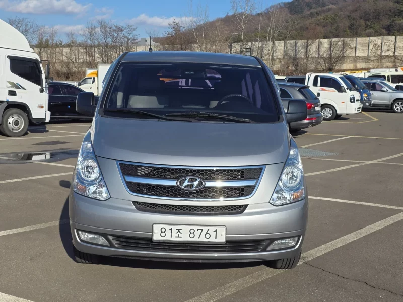 Hyundai Starex
