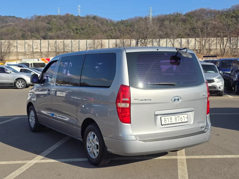 Hyundai Starex