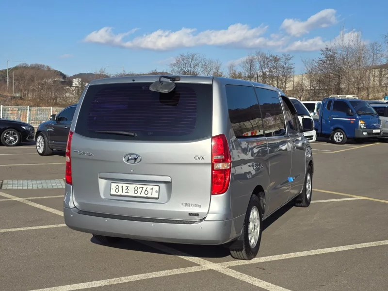 Hyundai Starex