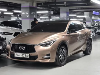 Infiniti Q30