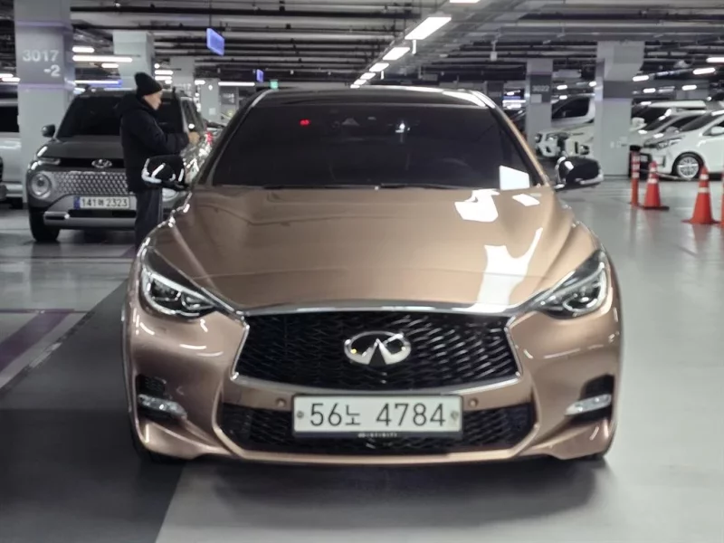 Infiniti Q30