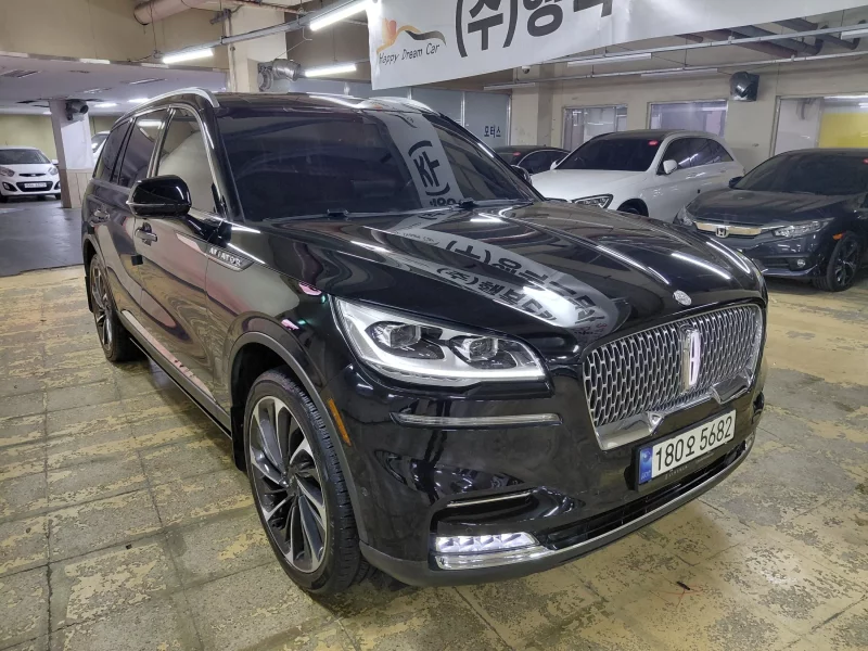 Lincoln AVIATOR