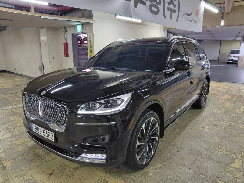 Lincoln AVIATOR