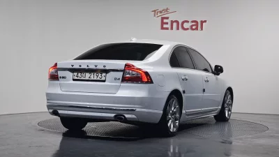 Volvo S80