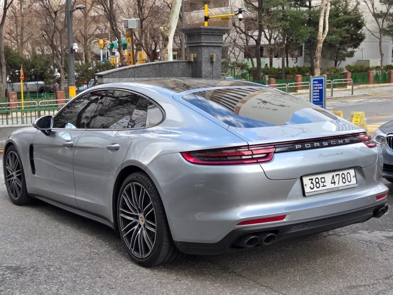 Porsche PANAMERA