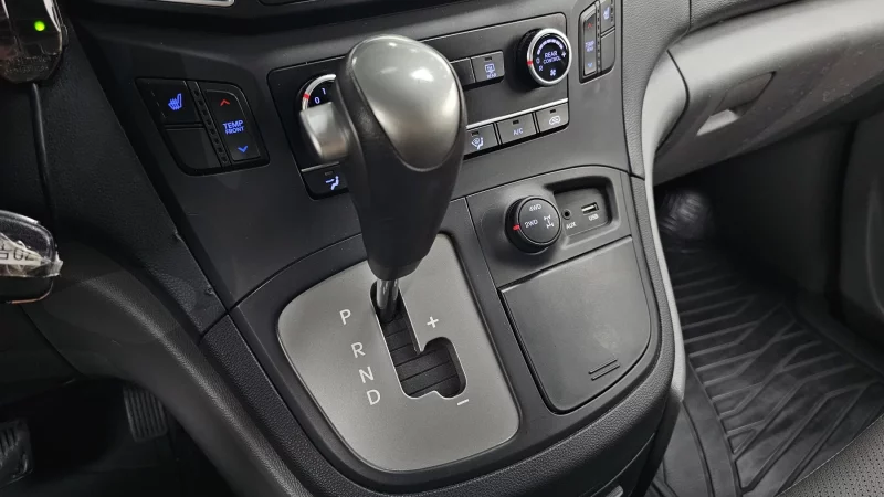 Hyundai Starex