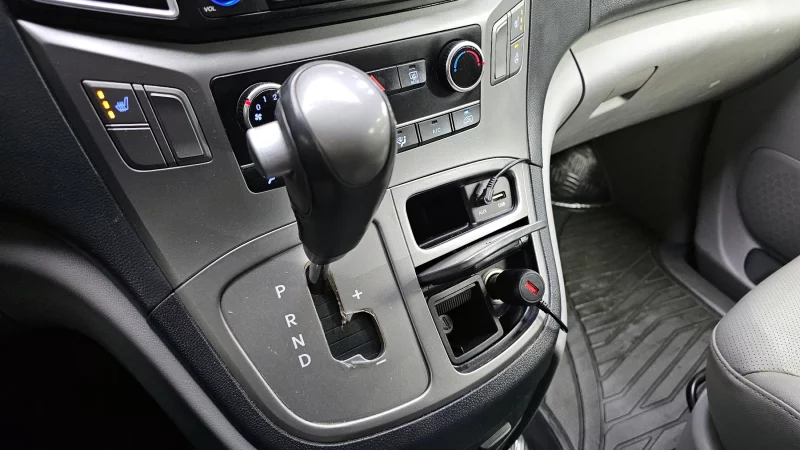 Hyundai Starex