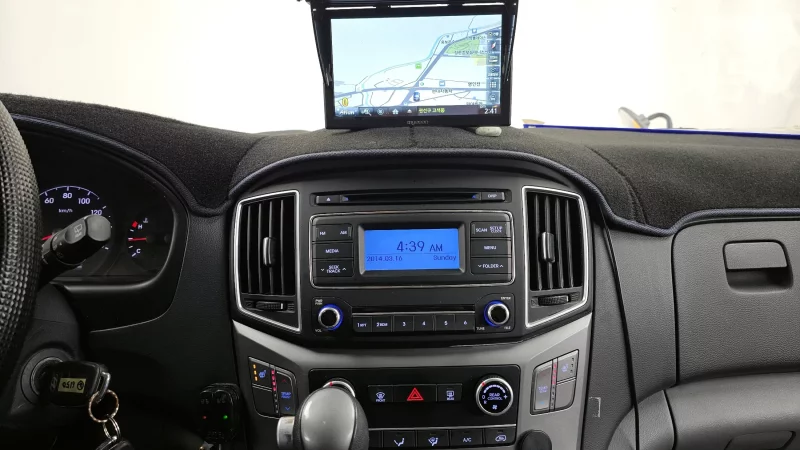 Hyundai Starex