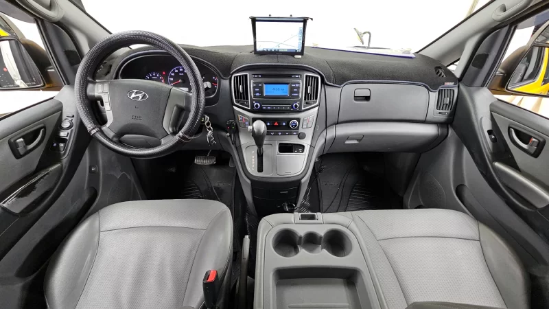 Hyundai Starex