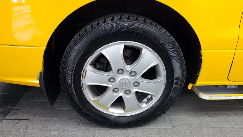Hyundai Starex