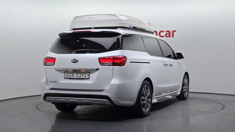 Kia Carnival