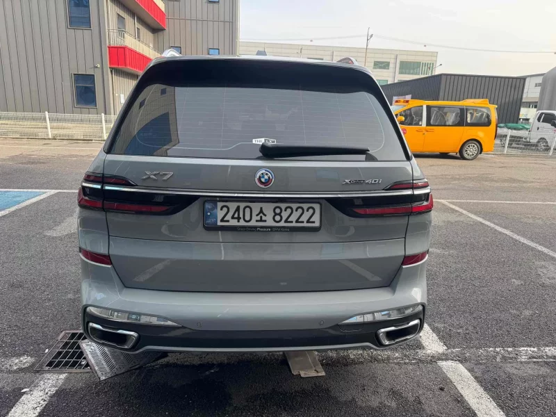 BMW X7